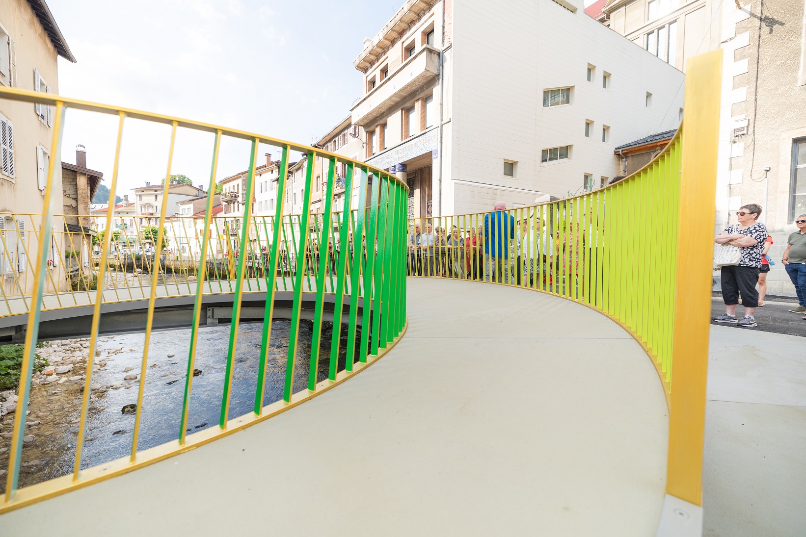 Passerelle à proximité du lycée